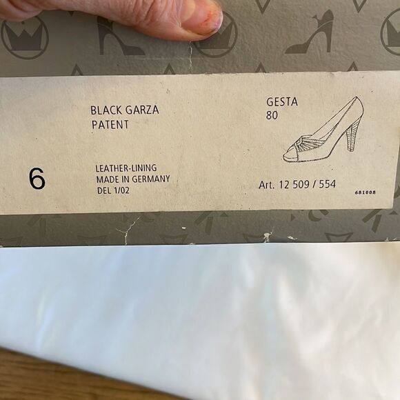 PETER KAISER BLACK LEATHER PEEP TOE PUMPS.  NEW - Picture 10 of 10